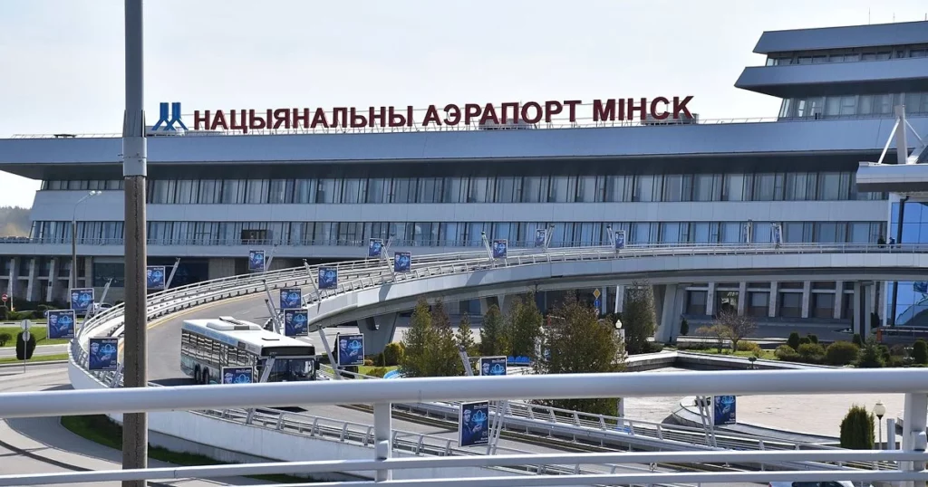 Нацыянальны аэрапорт «Мінск» пайшоў на непапулярныя меры, каб застацца на плыву