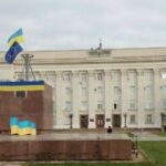 Херсон вызвалены, над будынкам абласной адміністрацыі паднялі украінскі сцяг
