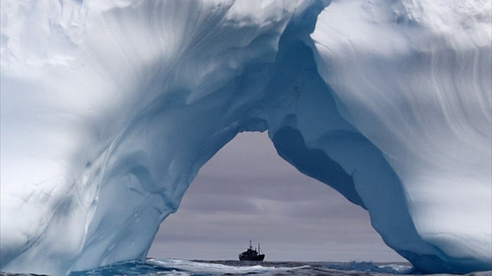 Два гіганцкіх айсберга могуць спыніць суднаходства ў Атлантыцы