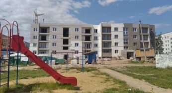 У Крычаве ўжо год ніяк не дабудуюць чатырохпавярховік, яшчэ і парушаюць правілы бяспекі