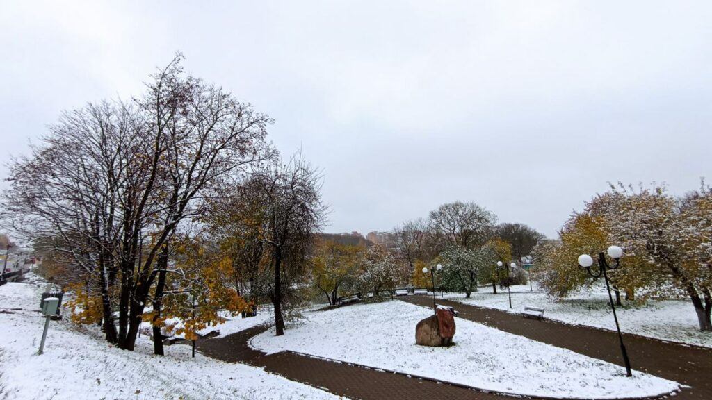 Першы снег у Магілёве – відэазамалёўка на выхадны дзень