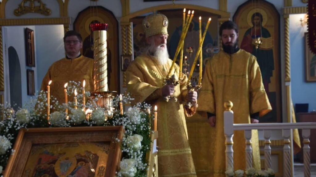 Божественную литургию совершил в Черикове архиепископ Софроний