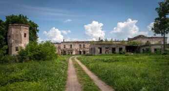 Пригнали бульдозеры и оторвали угол здания – как уничтожали Быховский замок