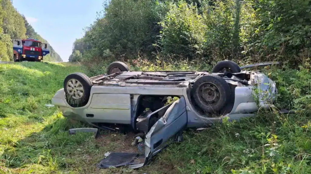 Кіроўца зазявалася – пад Мсціславам машыну выкінула з дарогі