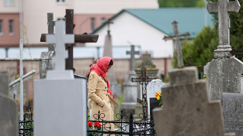 Шматдзетная магіляўчанка папалася на махлярстве з вырабам помнікаў