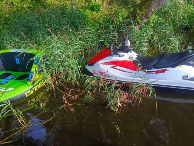На Асіповіцкім водасховішчы цюбінг адарваўся ад скутэра, двух чалавек шпіталізавалі