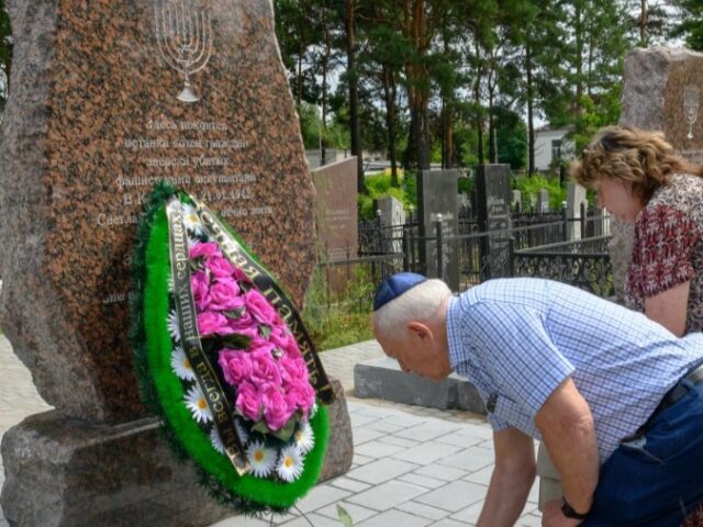На еврейском кладбище Бобруйска обновили братские захоронения