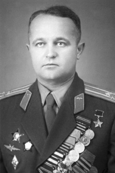 Михаил Лусто