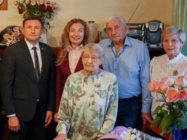 Стогадовая настаўніца з Магілёва рашае дыферэнцыяльныя ўраўненні