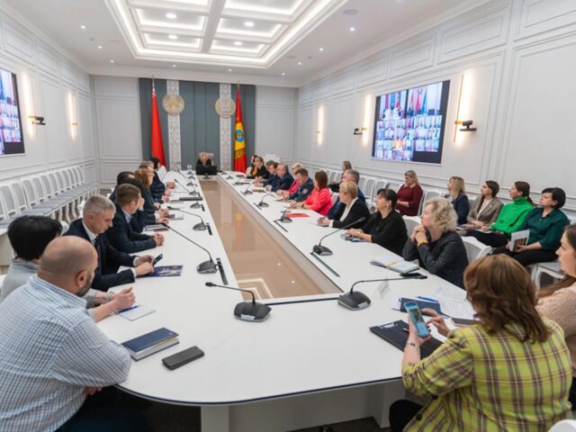 Магілёўскіх ідэолагаў сабралі і паказалі ўсіх разам