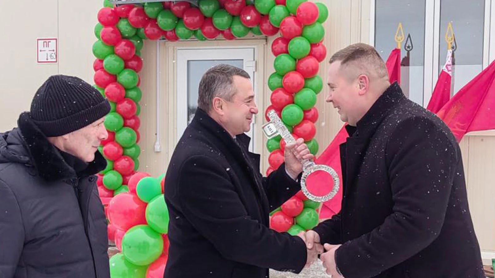На новой ферме в Костюковичах теперь есть мягкие коврики для коров