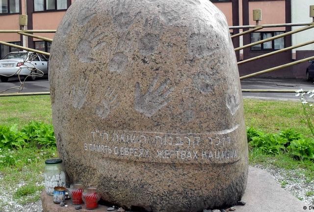 Дзень у гісторыі. 27 студзеня. Дзень памяці ахвяр Халакоста. Абрушэнне даху школы ў Краснаполлі