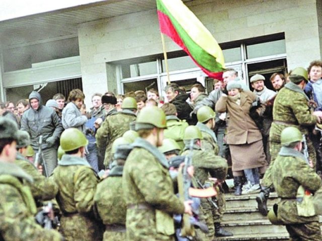 Дзень у гісторыі. 13 студзеня. Штурм тэлецэнтра ў Вільнюсе. Нарадзіліся Суцін, Сагановіч, Шчэрба