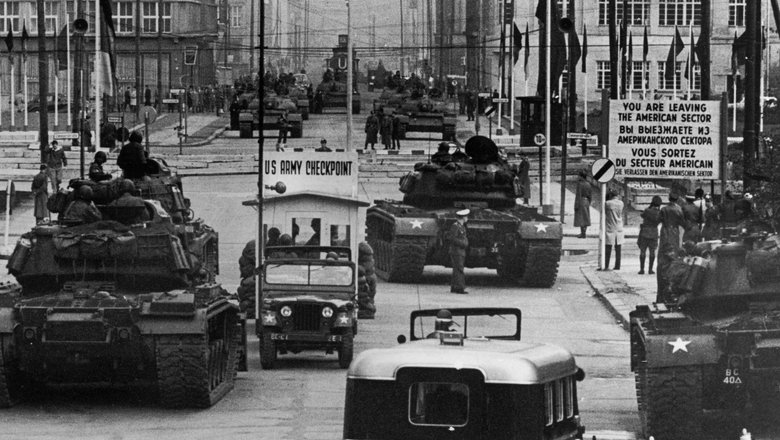 Дзень у гісторыі. 16 красавіка. “Халодная вайна”. Пашырэнне ЕС. Нарадзіўся Я. Варонка
