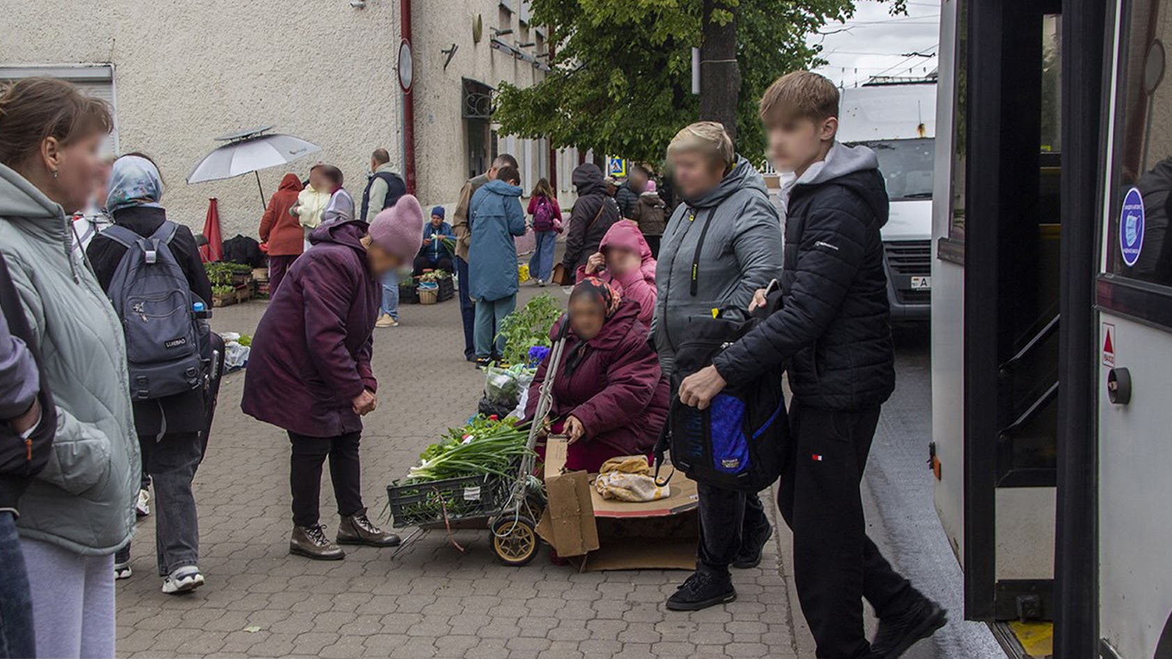 На прывакзальным рынку ў Магілёве бардак, а міліцыя вучыцца разганяць пратэсты