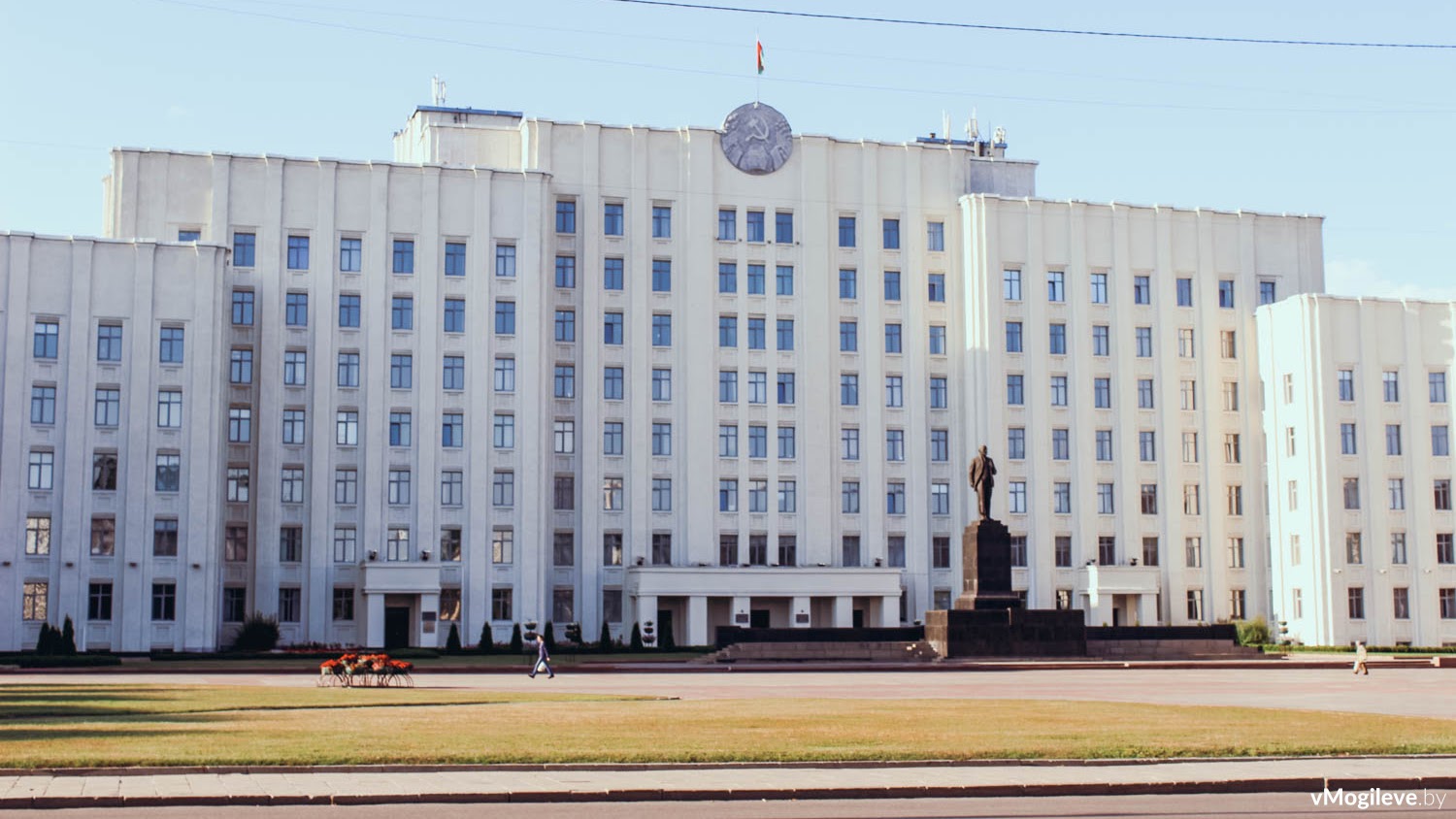 чыноўнікі
