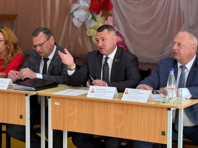 Сенатар з Магілёўшчыны заклікаў актыўней выкарыстоўваць дармовую працу