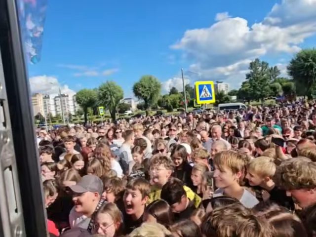 Бабруйчане штурмавалі новы гандлёвы цэнтр “Этажэрка”