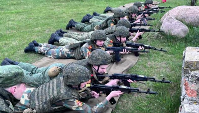 У Магілёве на ваенныя зборы адправілі васьмікласнікаў