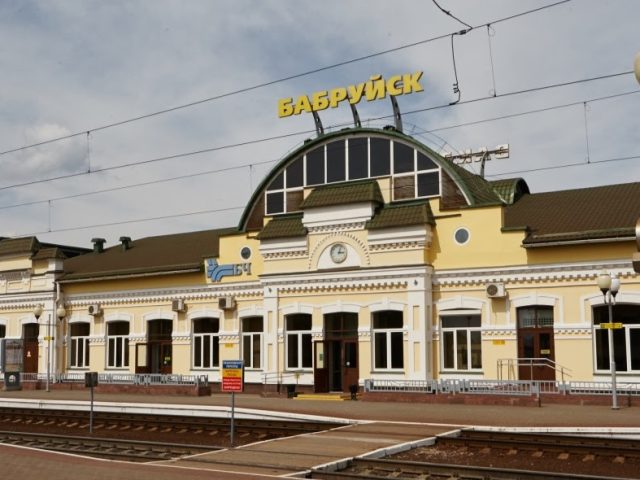 Семья из Бобруйска планирует вернуться из Москвы на родину, обучая дочь белорусскому языку