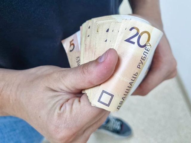 Пракуратура пазбавіла кіраўскага падлетка права распараджацца грашыма