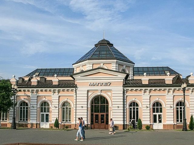 Пенсіянер скраў сумку і сышоў у чужых ботах на чыгуначным вакзале Магілёва
