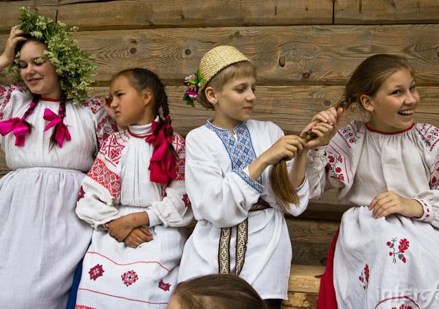 2 ліпеня ў гісторыі. Дзень вышыванкі. Каранацыя ікон Маці Божай Вастрабрамскай і Будслаўскай. “Магіла Льва”